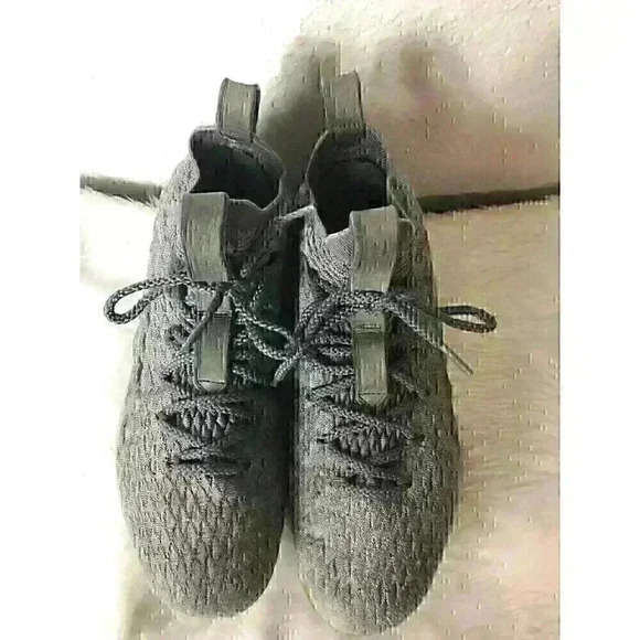 Nike Lebron 15 XV Wolf Gray Gold Size 7Y/ 8 Women 897648 -005 2017 Sneakers - Picture 6 of 9